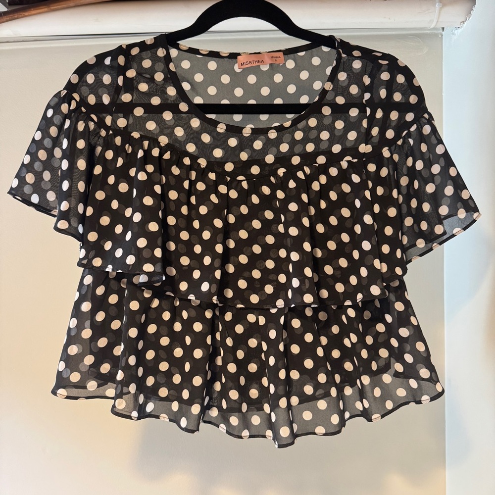 Black and White Polka Dot Blouse. Slightly cropped. Amazing condition